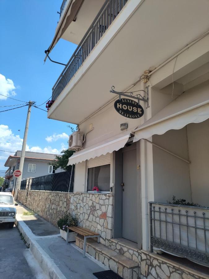 Luxury Seafront House Nearby Delphi Apartment Kirra Exterior photo