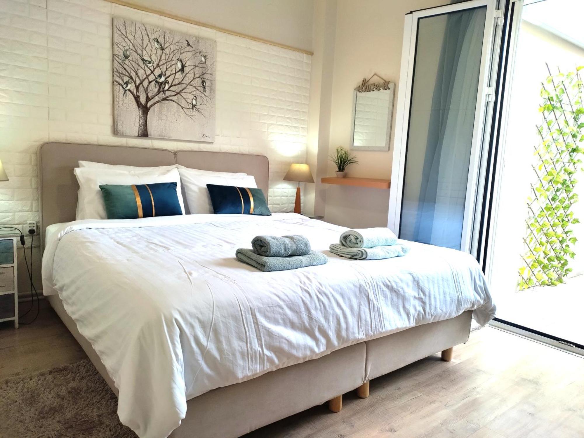 Luxury Seafront House Nearby Delphi Apartment Kirra Exterior photo